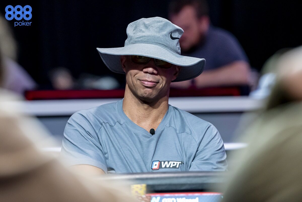 Charm Offensive - Phil Ivey vs Daniel Negreanu